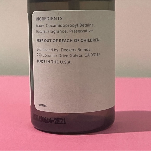 Two Piece UGG Travel Cleaning Kit - Picture 9 of 10